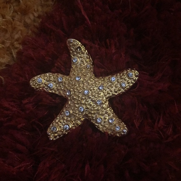 Jewelry - Starfish Brooch